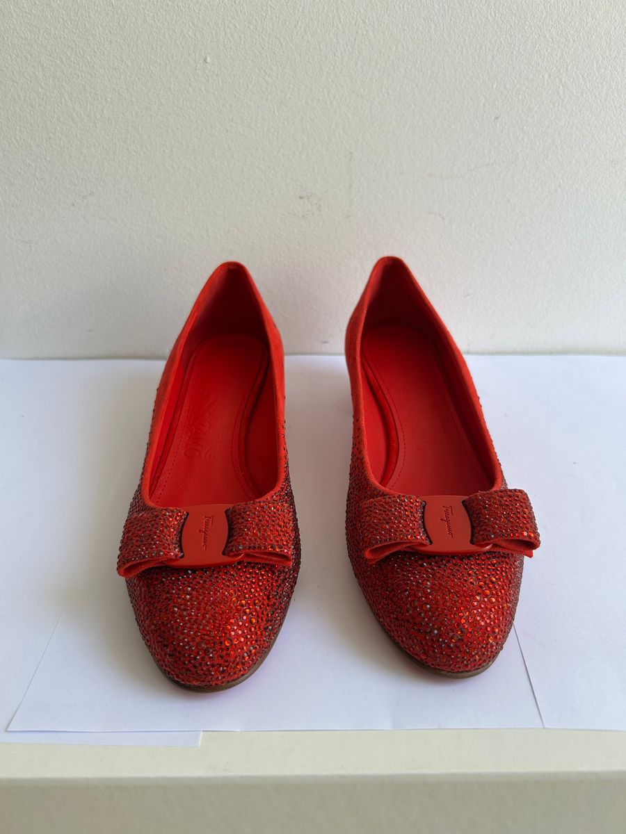 Vara Swarovski Red Pumps — view 2