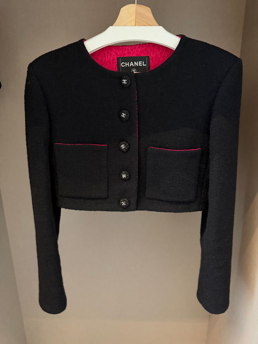 La Petite Veste Noire — view 3