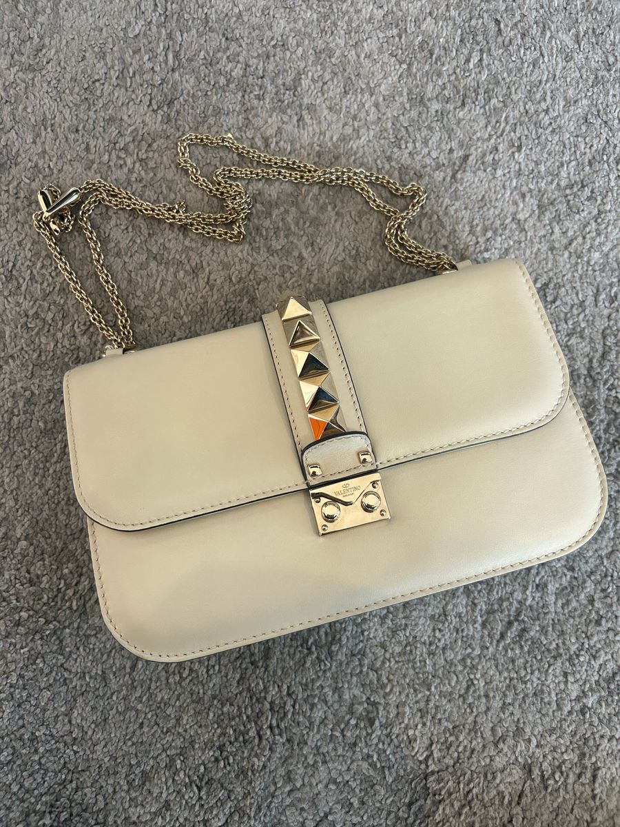 Garavani Rockstud Glam Lock Shoulder Bag — view 2